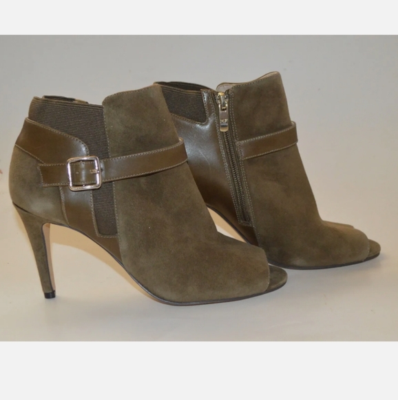 Marc Fisher Shimmee Peep Toe Booties Ankle Boots Taupe Suede size 7.5 - Picture 1 of 1